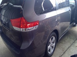 2011 TOYOTA SIENNA, GRAY, LE, 3.2L, AT. FWD.  Z25957